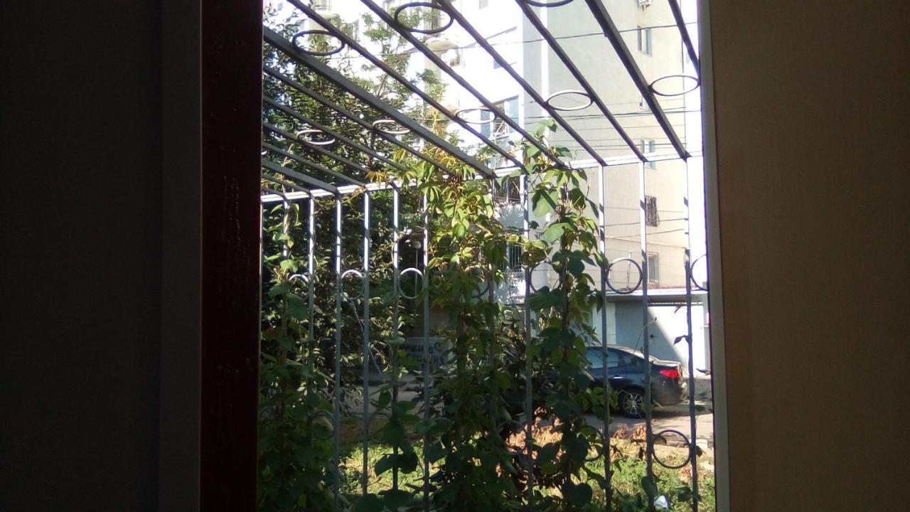 1-Я Слободская, 17А, Угол Проспекта Центрального, 3 Дивана, Wi-Fi, Отдельный Вход. Mykolaïv Extérieur photo