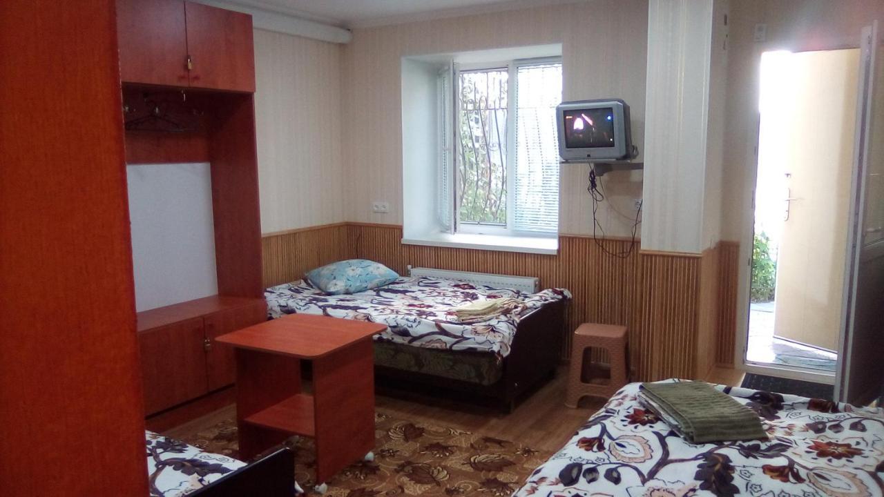 1-Я Слободская, 17А, Угол Проспекта Центрального, 3 Дивана, Wi-Fi, Отдельный Вход. Mykolaïv Extérieur photo