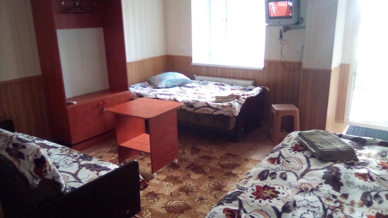 1-Я Слободская, 17А, Угол Проспекта Центрального, 3 Дивана, Wi-Fi, Отдельный Вход. Mykolaïv Extérieur photo