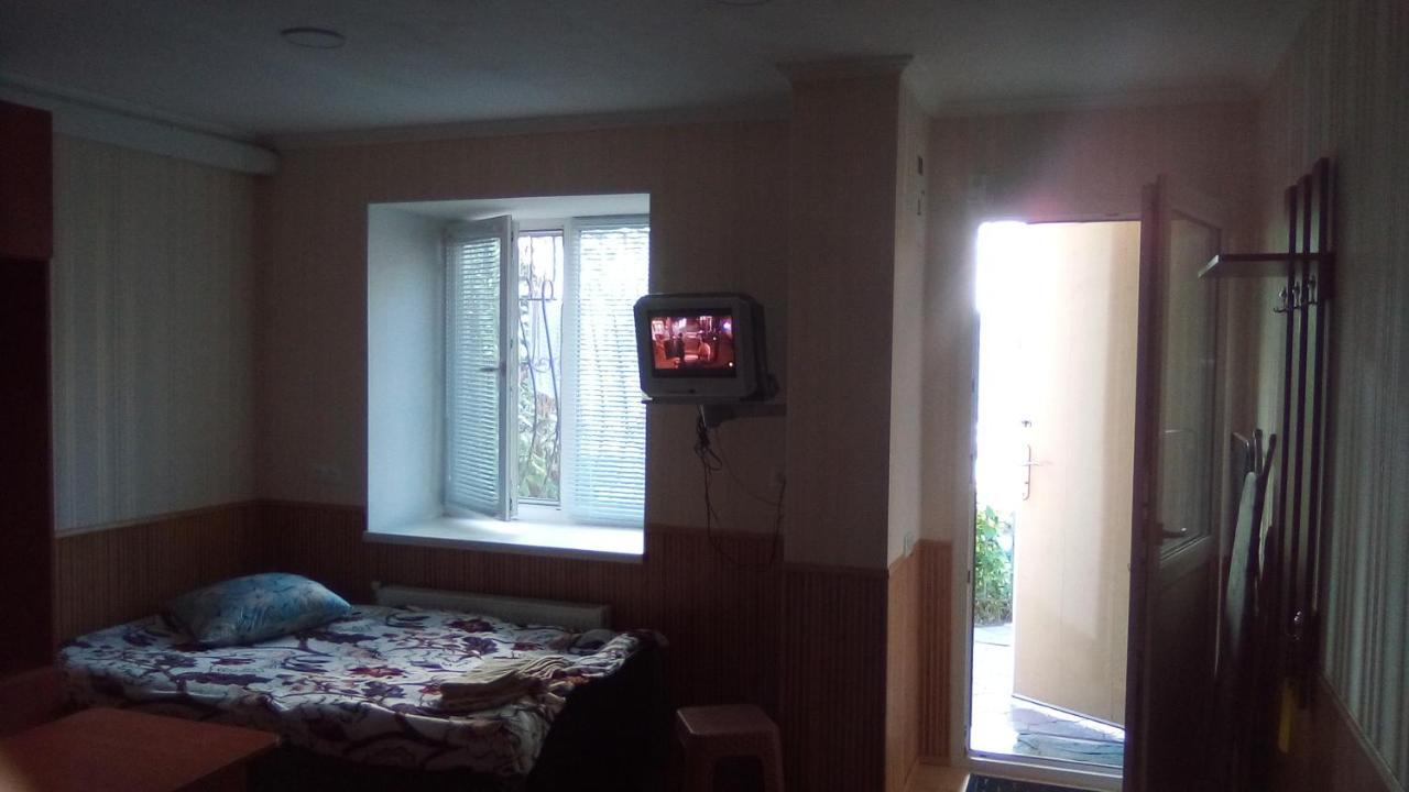 1-Я Слободская, 17А, Угол Проспекта Центрального, 3 Дивана, Wi-Fi, Отдельный Вход. Mykolaïv Extérieur photo