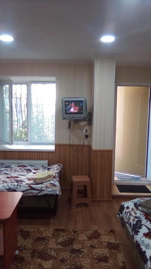 1-Я Слободская, 17А, Угол Проспекта Центрального, 3 Дивана, Wi-Fi, Отдельный Вход. Mykolaïv Extérieur photo